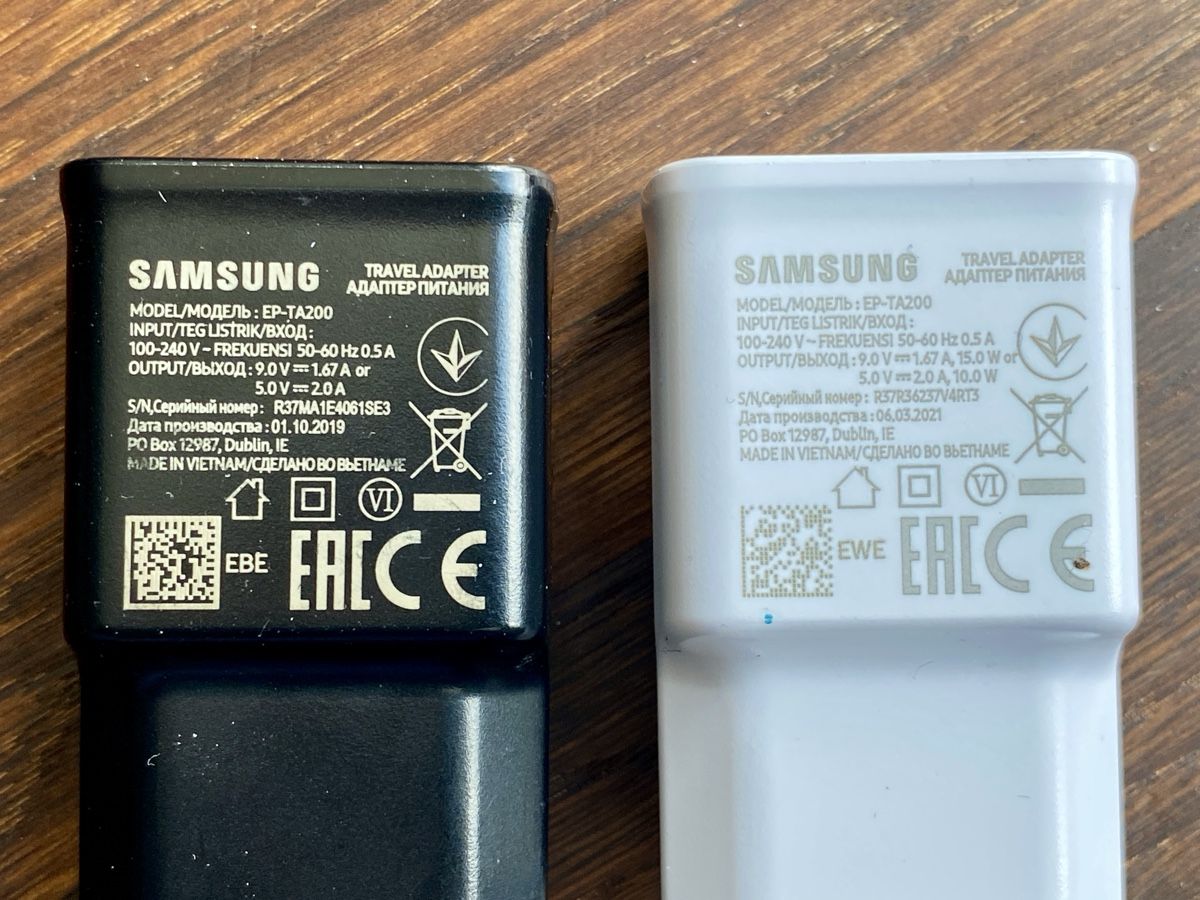 Caricabatterie: 2x Samsung USB-A Ladegerät/Charger – Usato da Winterthur venduto da Crazycorner 3