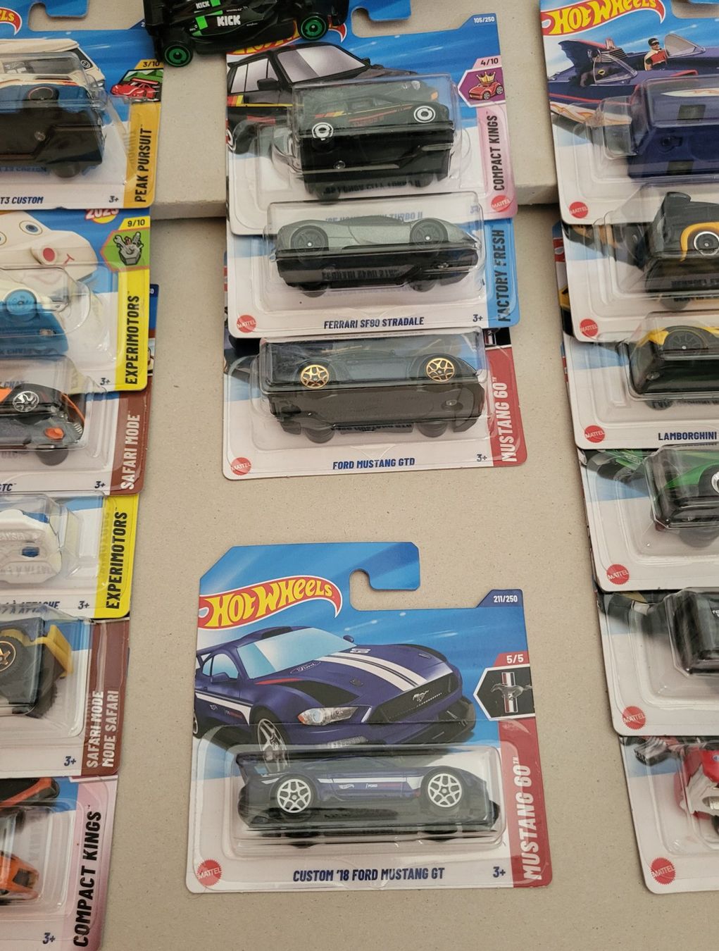 Hot Wheels Modellini d'auto: Hot Wheels Custom '18 Ford Mustang GT – Nuovo e nell'imballaggio originale da Zürich venduto da MDC0 1