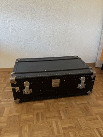 Antiker Reisekoffer / Truhe