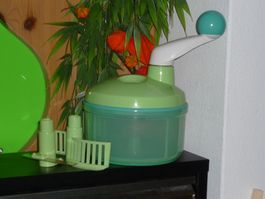 TUPPERWARE