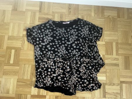 Hunkemöller Pyjama Set Gr. M schwarz Blumenmuster Top Shorts
