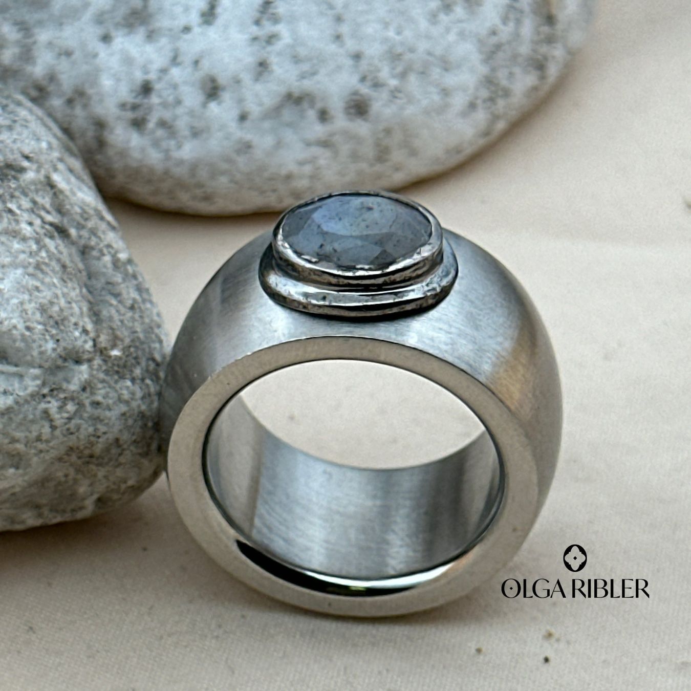 Olga Ribler Bagues: Edelstahl Statement  Ring mit Labradorite Grösse 60 – Neuf (Voir description) à Luzern par Schmuckoutlet 3