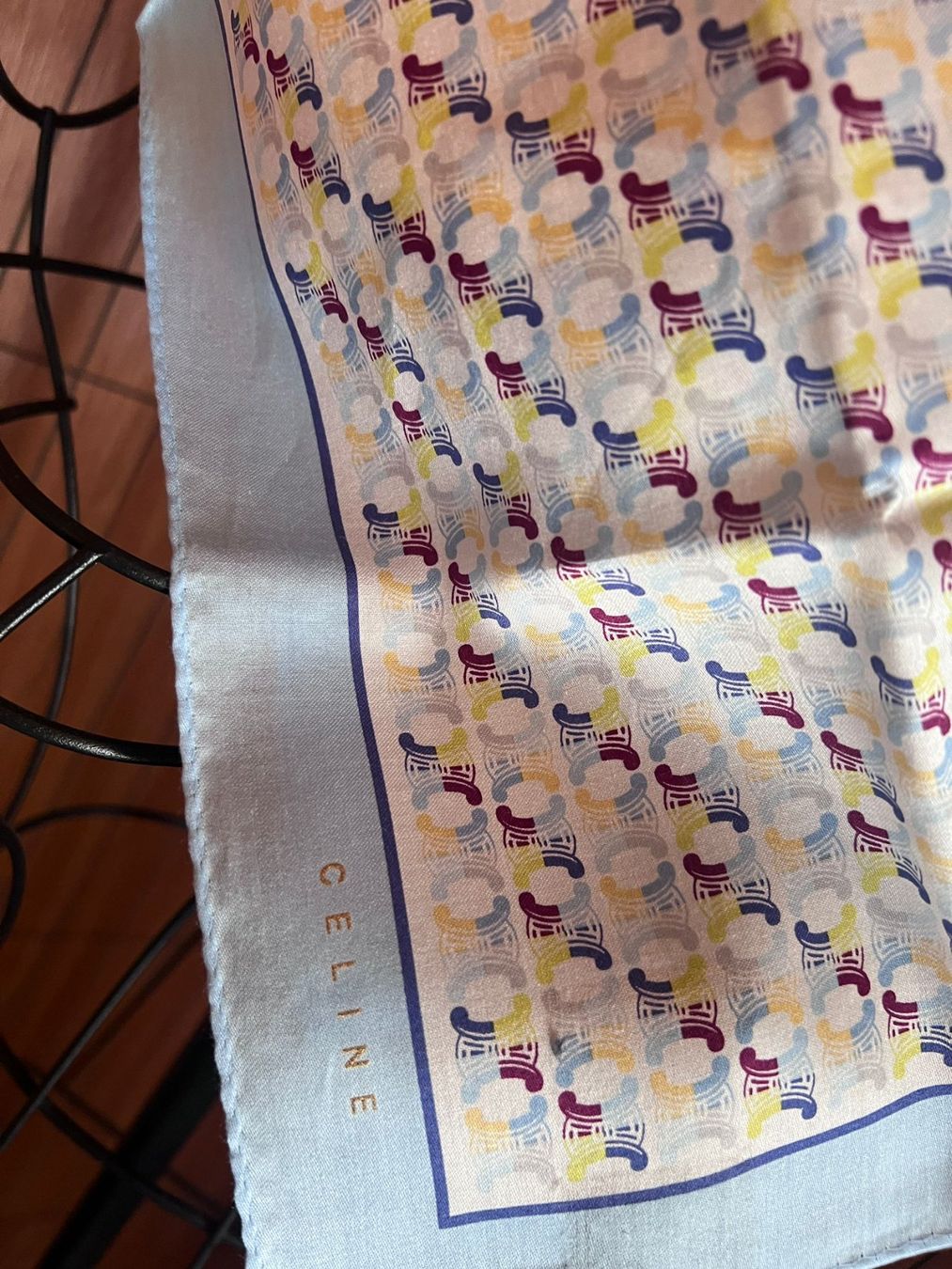 Celine Foulards, Tücher & Schals: Celine Baumwolltuch 50 x 50 cm Hellblau – Neu (gemäss Beschreibung) aus Winterthur von Dejv 1