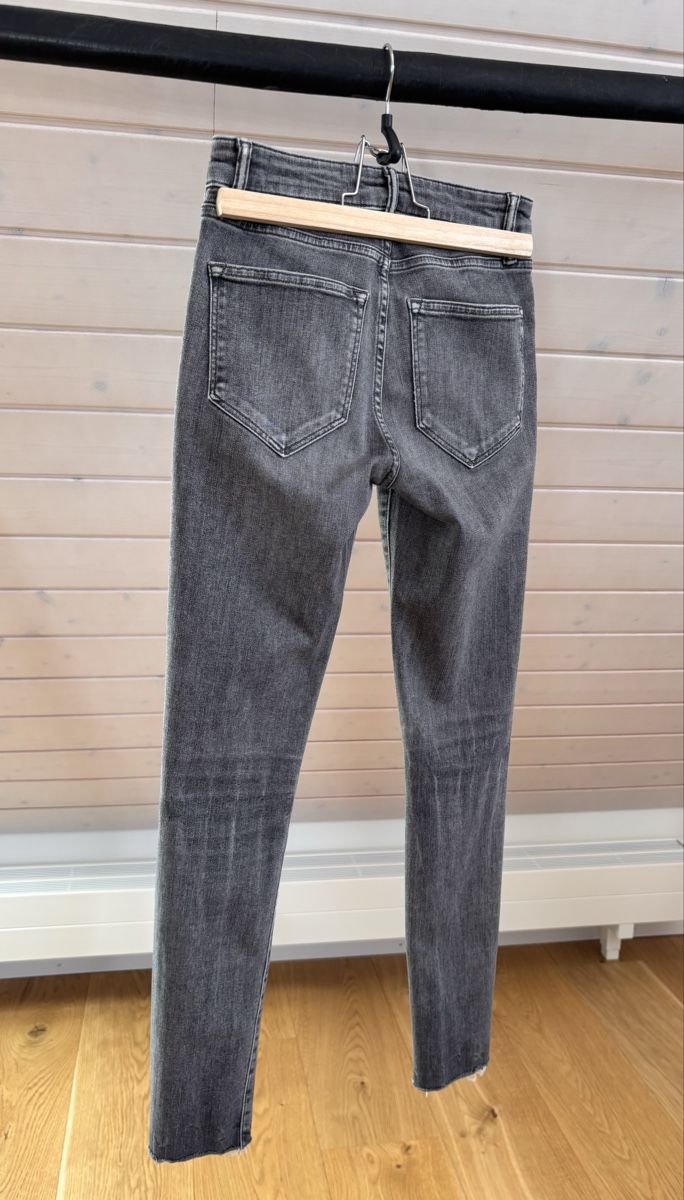 Allsaints Jeans: ALLSAINTS jeans, W24 – Nuovo (secondo la descrizione) da Kilchberg ZH venduto da ben_pc68 8