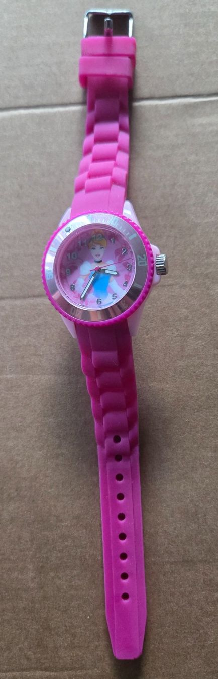 Uhren: Kinderuhr Prinzessin – Neu (gemäss Beschreibung) aus Grüsch von Wiiwarm