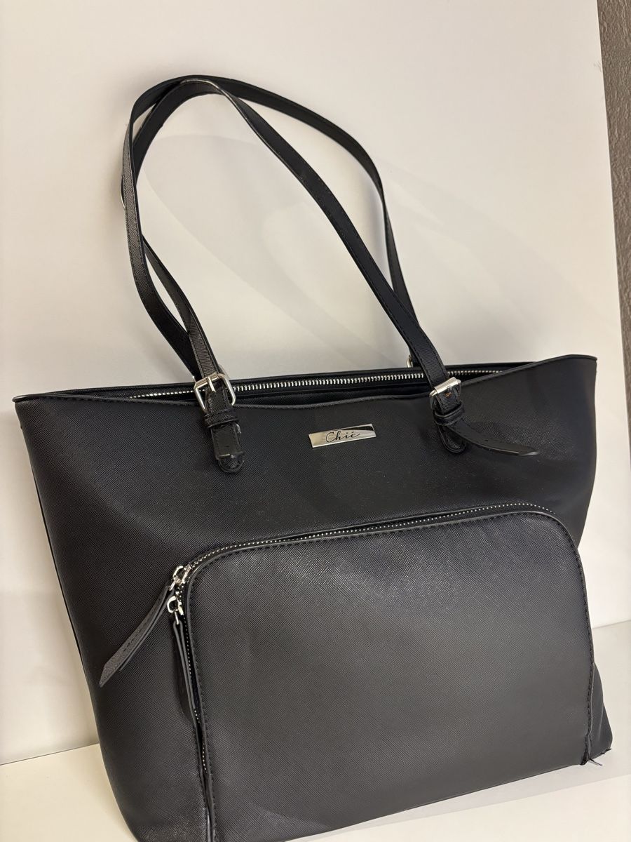 Taschen für Damen: Schwarze Chic Handtasche – Gebraucht aus Lyss von frostis