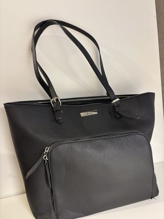 Schwarze Chic Handtasche