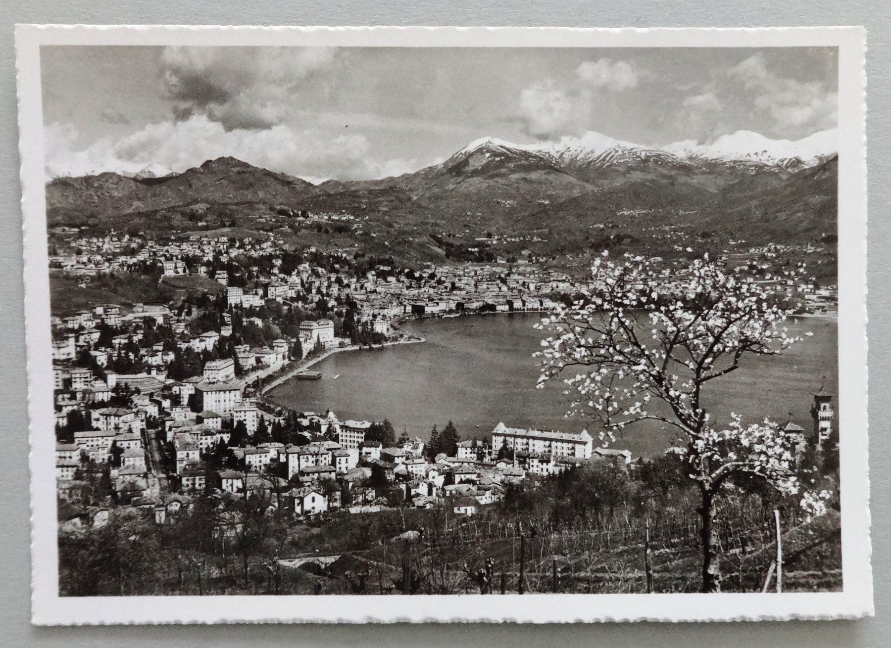 Ansichtskarten: Lugano-Paradiso, Panorama – Gebraucht aus Fétigny von Billy2miny