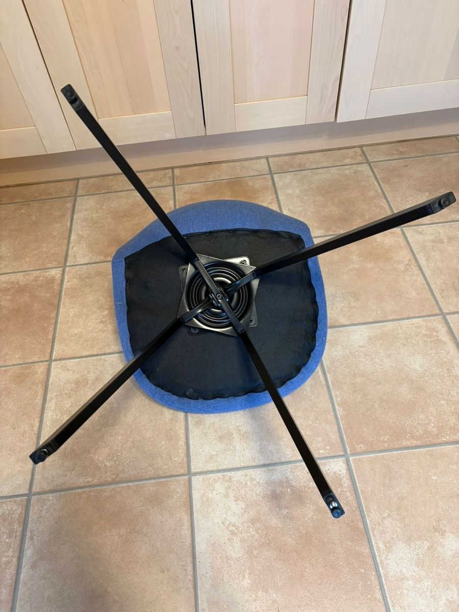 Sedie: Septs Chaises de cuisine bleues – Usato da Delémont venduto da Vendeur_3 2