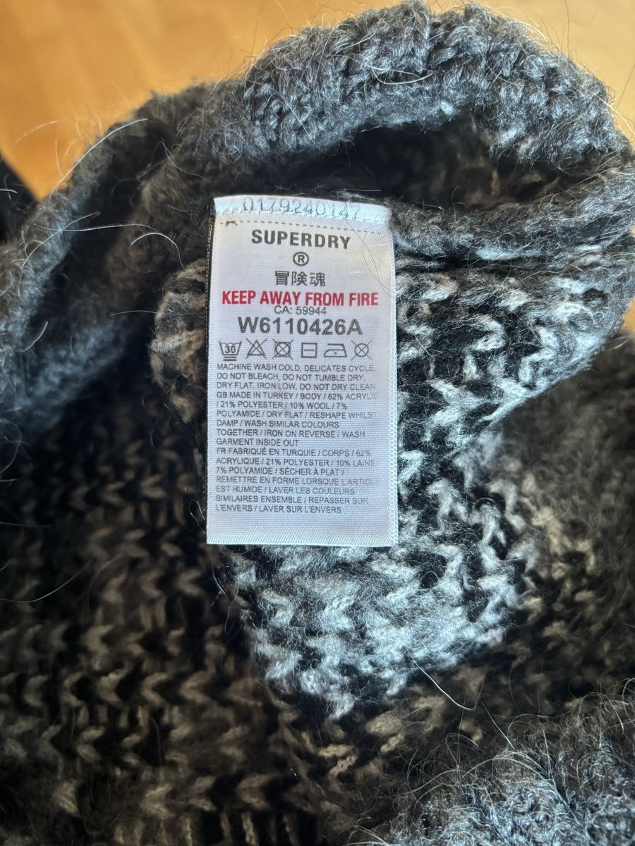 Superdry Pullover & Sweatshirts: Pull chaud SUPERDRY 42 – Gebraucht aus Vuadens von zazabelle75 3