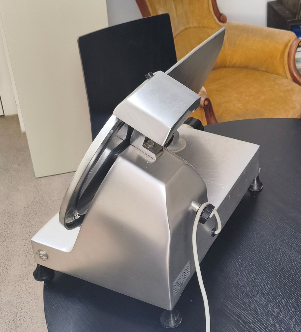 Appareils de cuisine: Aufschnittmaschine 220 AVELA – D'occasion à Luzern par IG.Arbeit 2