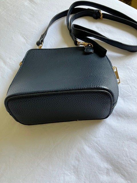 Borse da donna: Kleine Schultertasche neu – Nuovo (secondo la descrizione) da Solothurn venduto da ikebana9 2