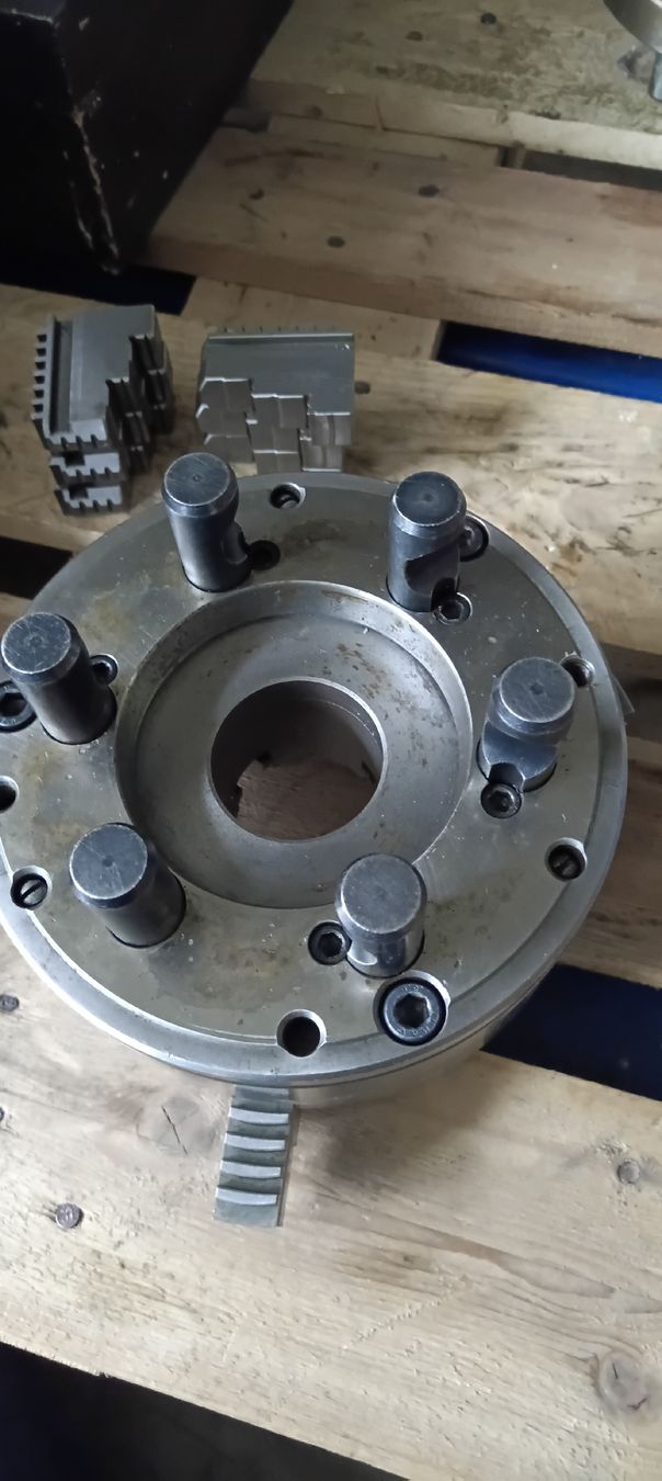Accessoires tracteur, véhicule agricole: Röhm 200mm Dreibackenfutter mit Cam Lock – D'occasion à Wolhusen par mech321 2