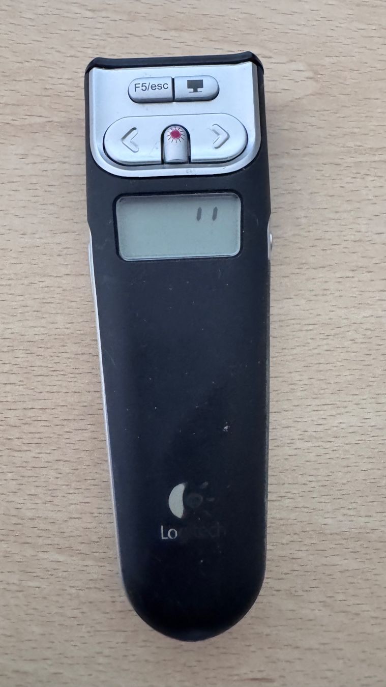 Fernbedienungen: LOGITECH Wireless Laserpointer-Presenter R-RB5 – Gebraucht aus Oberlunkhofen von WAR 1