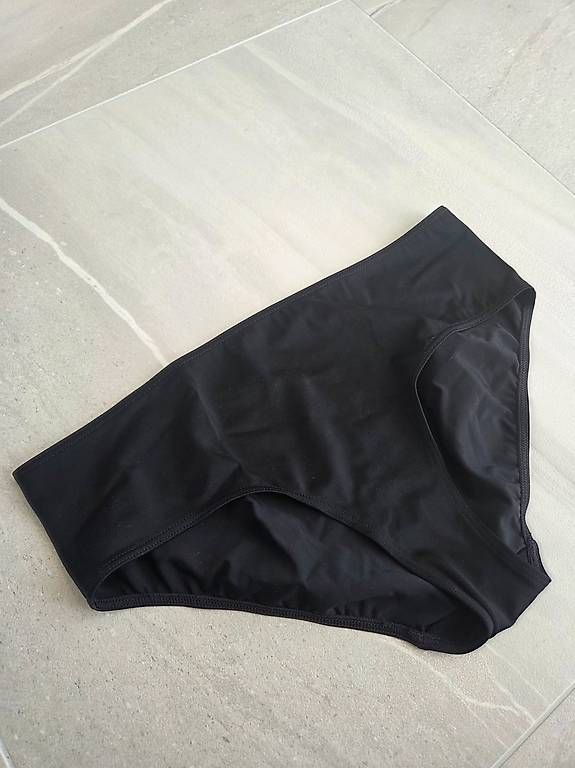 Costumi da bagno & Bikini: Bikini Unterteil schwarz Gr. 42 – Nuovo (secondo la descrizione) da Wängi venduto da Bibo4.