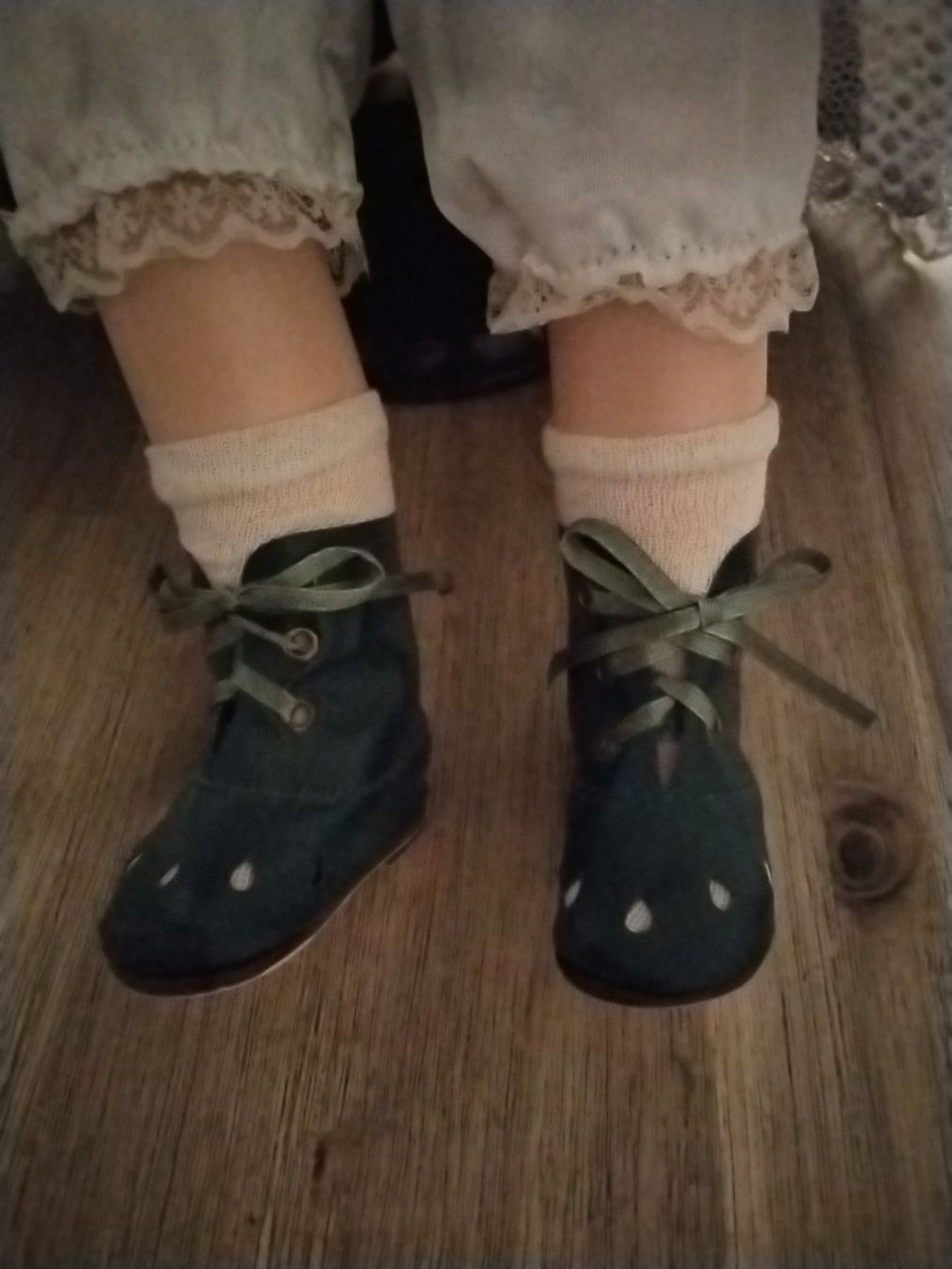 Bambole: Puppe mit Hut und Ständer 🌹🥰👒 – Usato da Weisslingen venduto da venditrice52 2