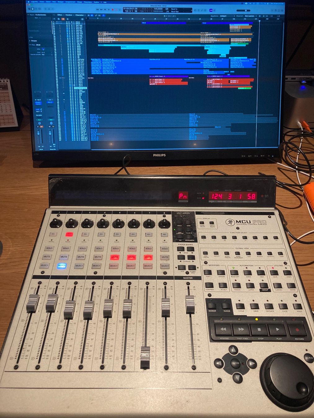 Mackie Platines de mixage: Mackie MCU pro – D'occasion à Vevey par roquey