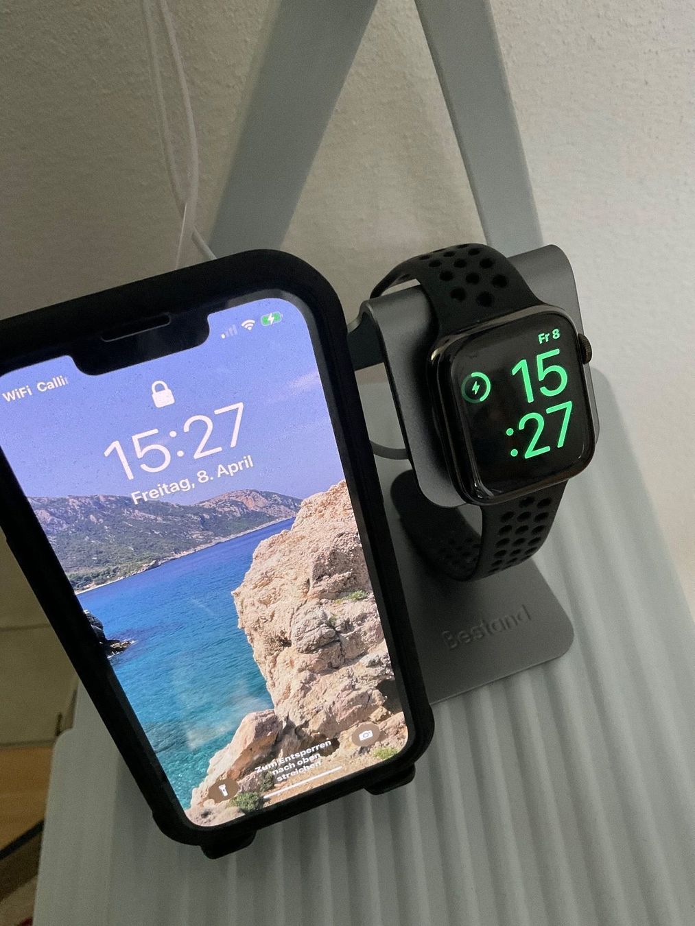 Apple Ladegeräte: Apple Ladestadion incl.Apdapter ;2 x USB – Gebraucht aus Rüthi (Rheintal) von Many2369
