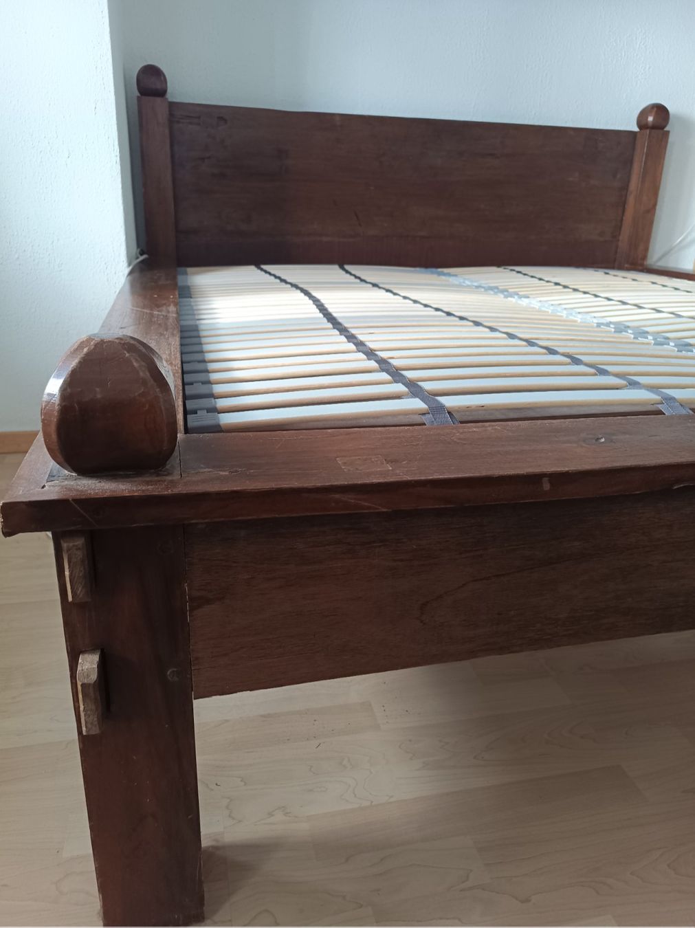 Letti: Antikes Bett und Sideboard – Usato da Sulz LU venduto da 400_Oktan 1