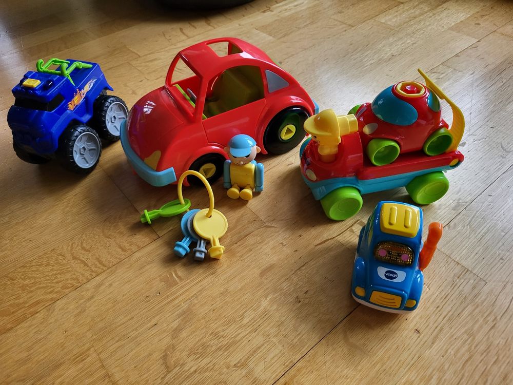 UPKOCH 4 Dinosaurier Spielzeugautos - Reibungsbetrieben & Mit Rückzugfunktion