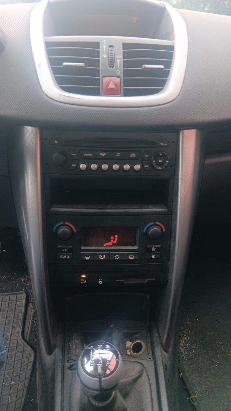 Peugeot Automobili: Peugeot 207 1.6i – Usato da Rebstein venduto da TonyRasta-Autohandel 6