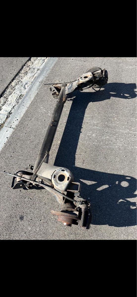 Volkswagen Tutti pezzi di ricambio auto: VW Golf4, Jg 1998, 1.6 liter, Hinterachse – Usato da Mörschwil venduto da ers_k5cc 3
