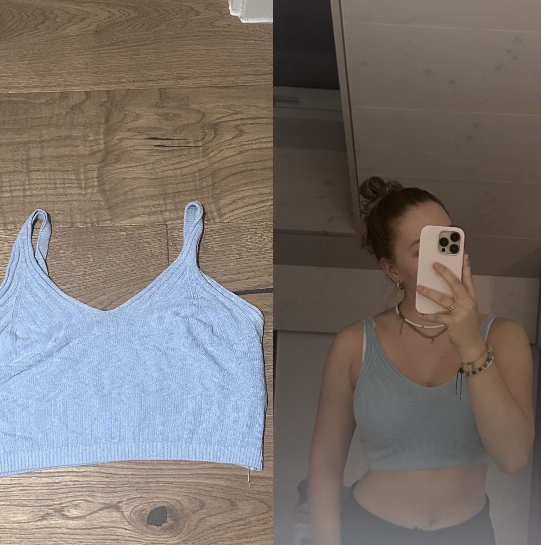 Blouses, T-shirts & Tops: Croptop hellblau / Grösse S – D'occasion à Konolfingen par Noelle_Bachmann