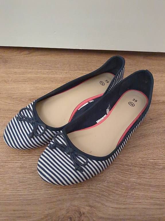 Scarpe da donna: Ballerinas Grösse 39 – Usato da St. Gallen venduto da tj19