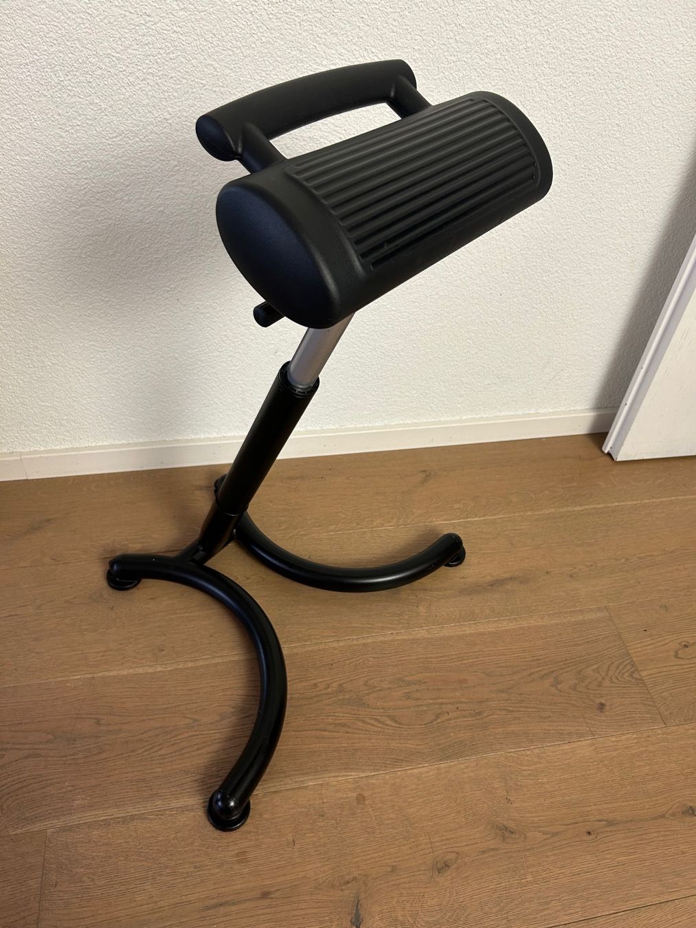 Sgabelli: Stehhocker "Werkfox" Ergonomischer Sitzkomfort – Usato da Rheineck venduto da emma.gut