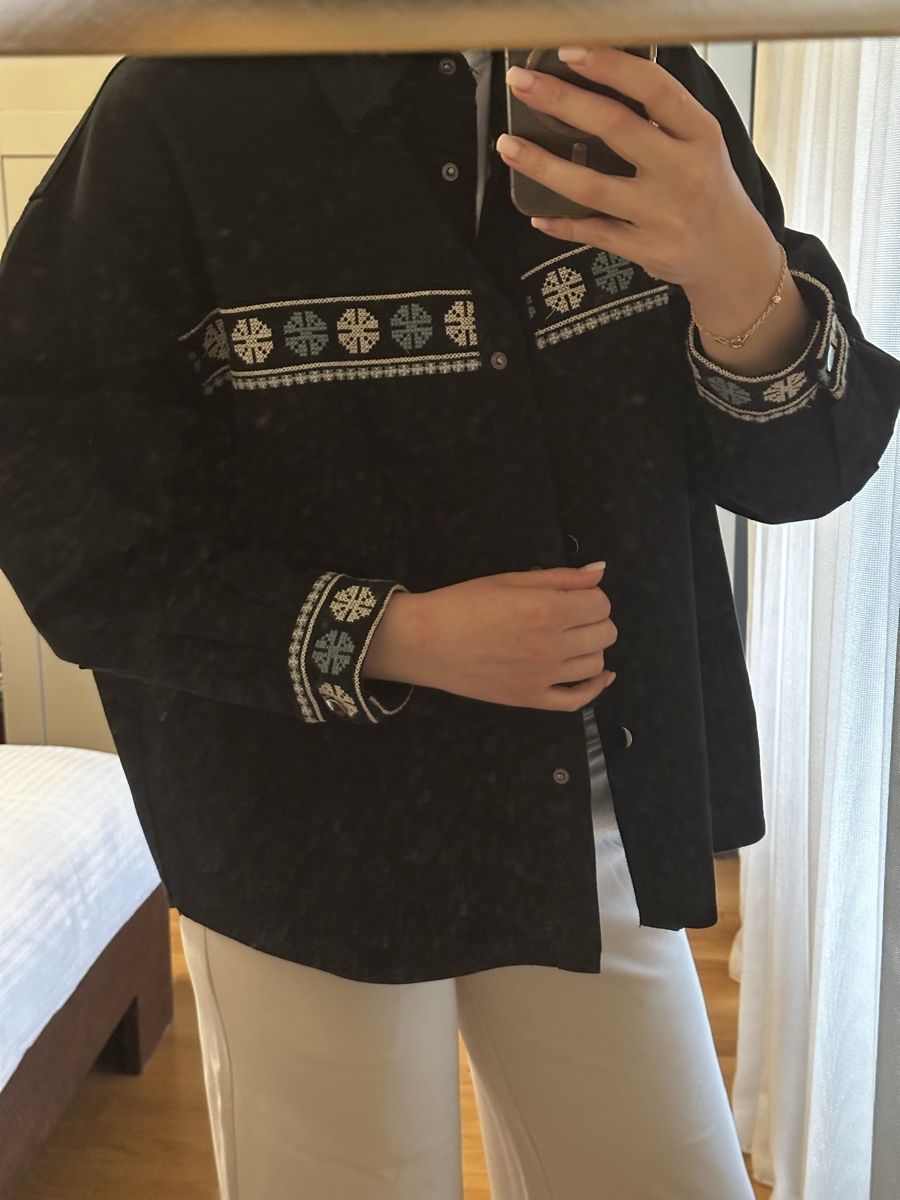 Zara Giacche: Zara Black Embroidered Denim Jacket  – Nuovo (secondo la descrizione) da Dübendorf venduto da din_dl9l