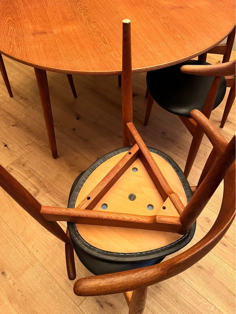 Tischset: Dänischer Esstisch mit Stühlen (Hans Wegner) – Gebraucht aus Küsnacht ZH von Quiti 8