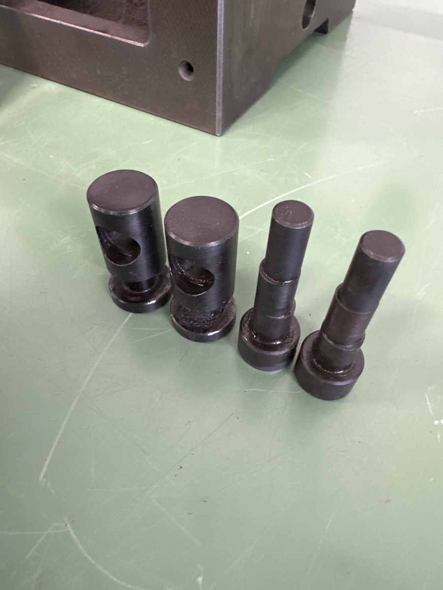 Schaublin Tutti gli attrezzi: SCHAUBLIN poupée fix + une clé de serrage – Usato da Aarberg venduto da SNMachines 8