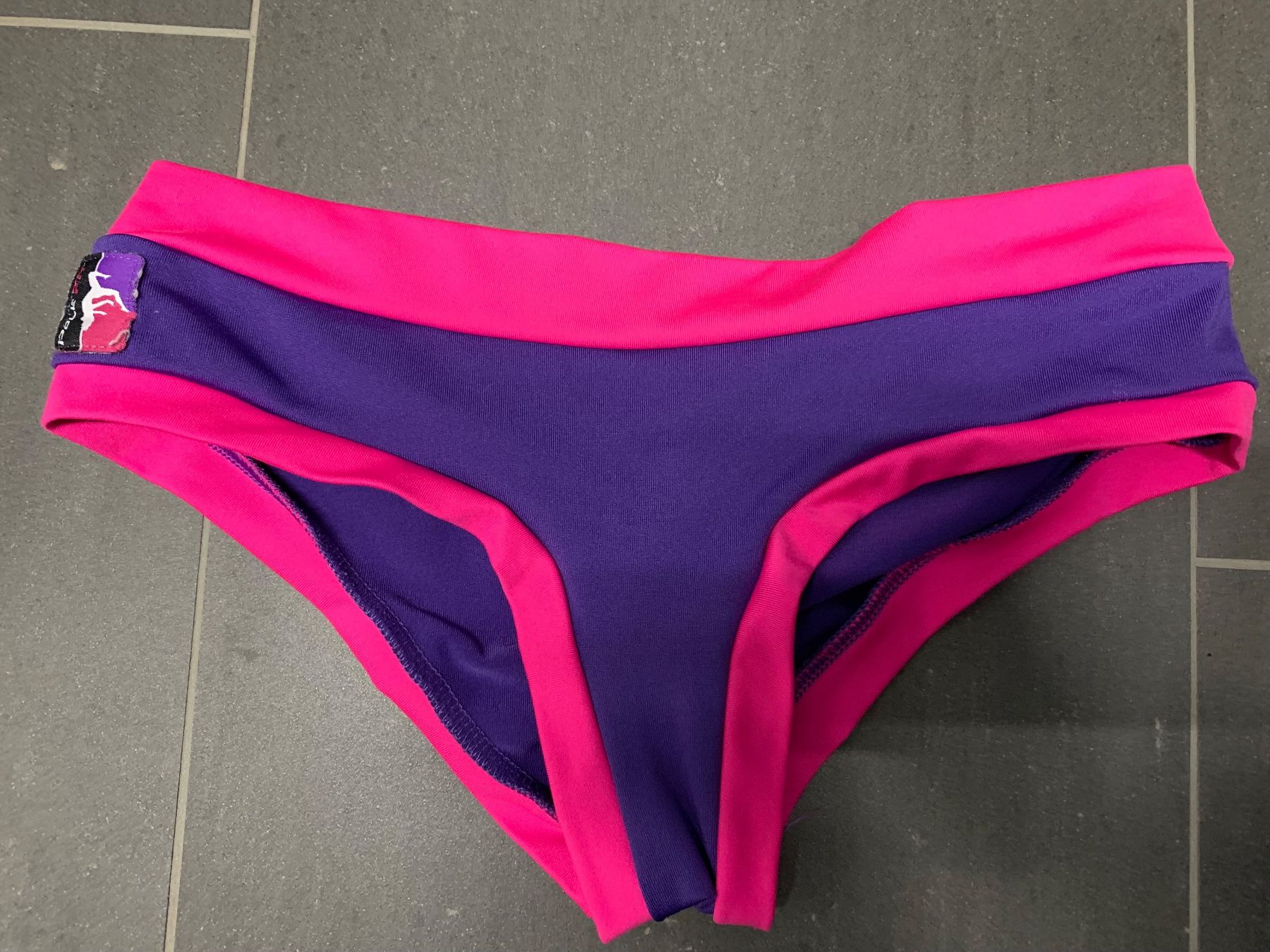 Pantaloni: Polefitnesspants S – Usato da Niederbipp venduto da Domenicana1984