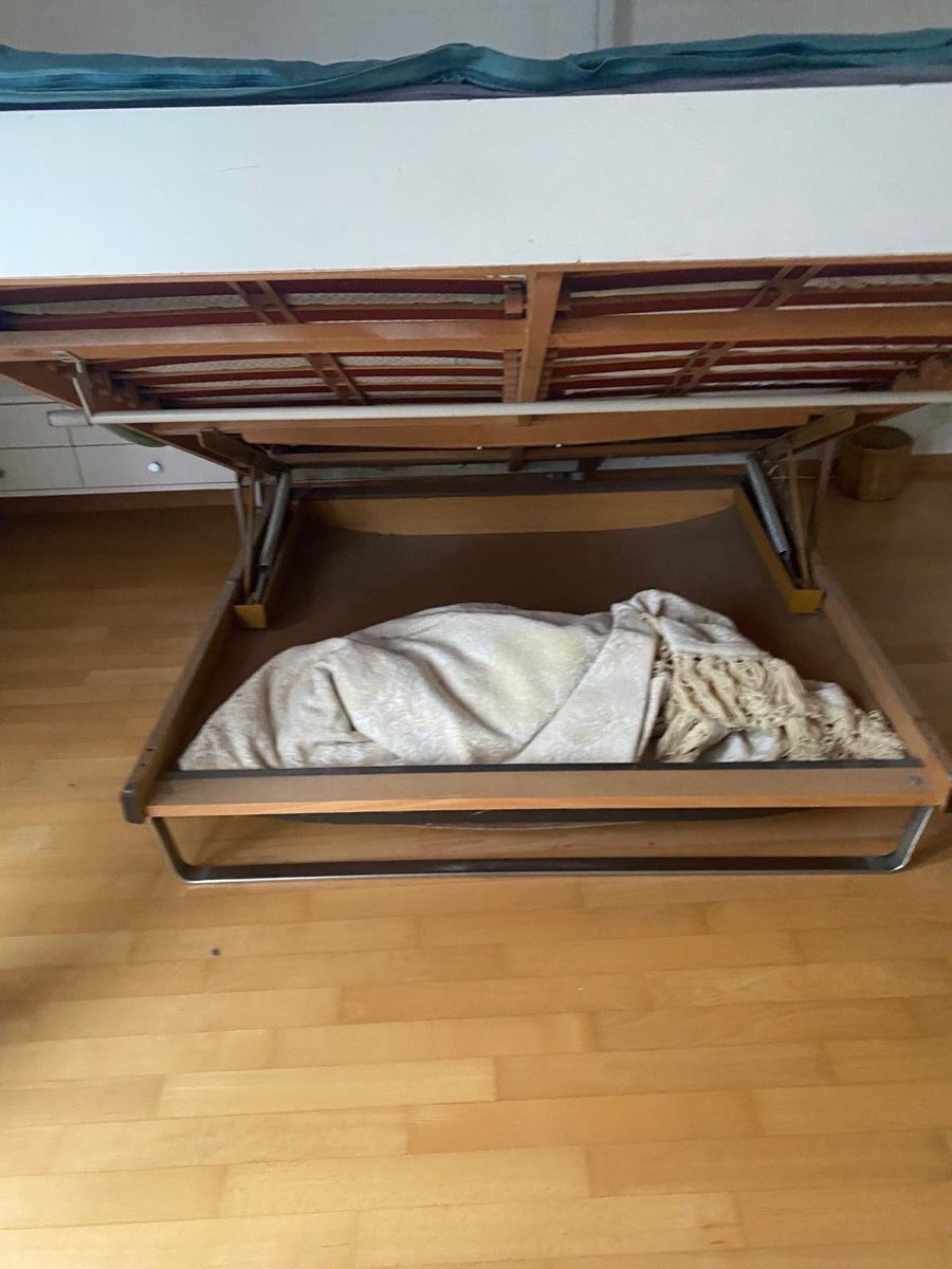 Betten: Gestell und Bett  – Gebraucht aus Küssnacht am Rigi von Andreakamm 1