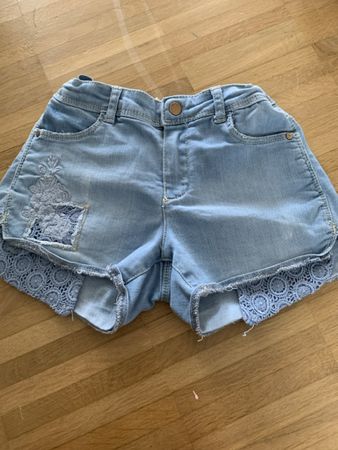 Süsse Mädchen Jeans Shorts, Gr. 128, Sommer Look!