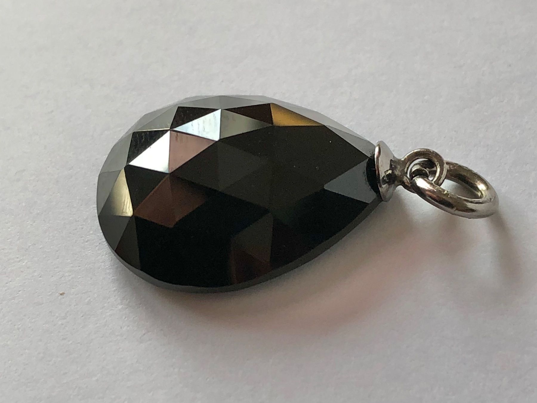 Pendentifs: Echtem Spinell Schwarz – D'occasion à Brugg AG par lau_9rvy