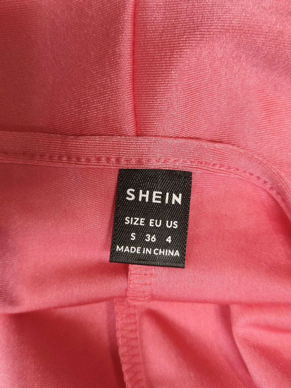 Shein Robes: Kleid SHEIN pink Grösse S neuwertig – Neuf (Voir description) à Emmetten par SecondhandSiska 3