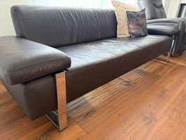 2 x Ledersofa schwarz mit Metallfüssen gebrauchter Zustand
