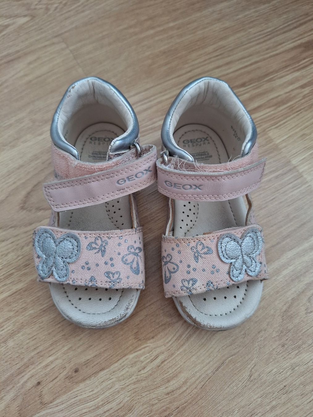 Geox Scarpe per ragazze: Sandalen Geox Gr 24 – Usato da Wollerau venduto da Marek_T
