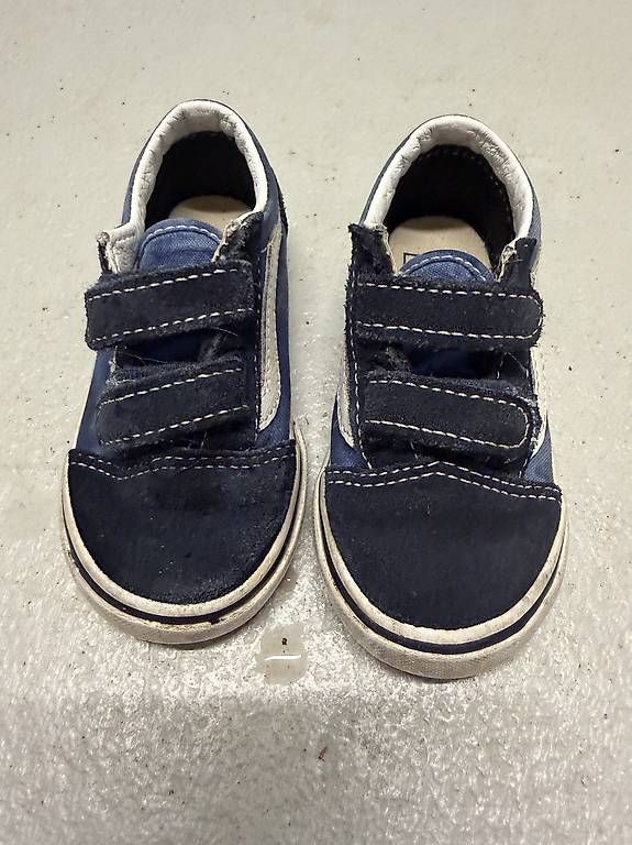 Chaussures garçon: Vans Schuhe 23.5 – D'occasion à Luzern par Sportstudentin