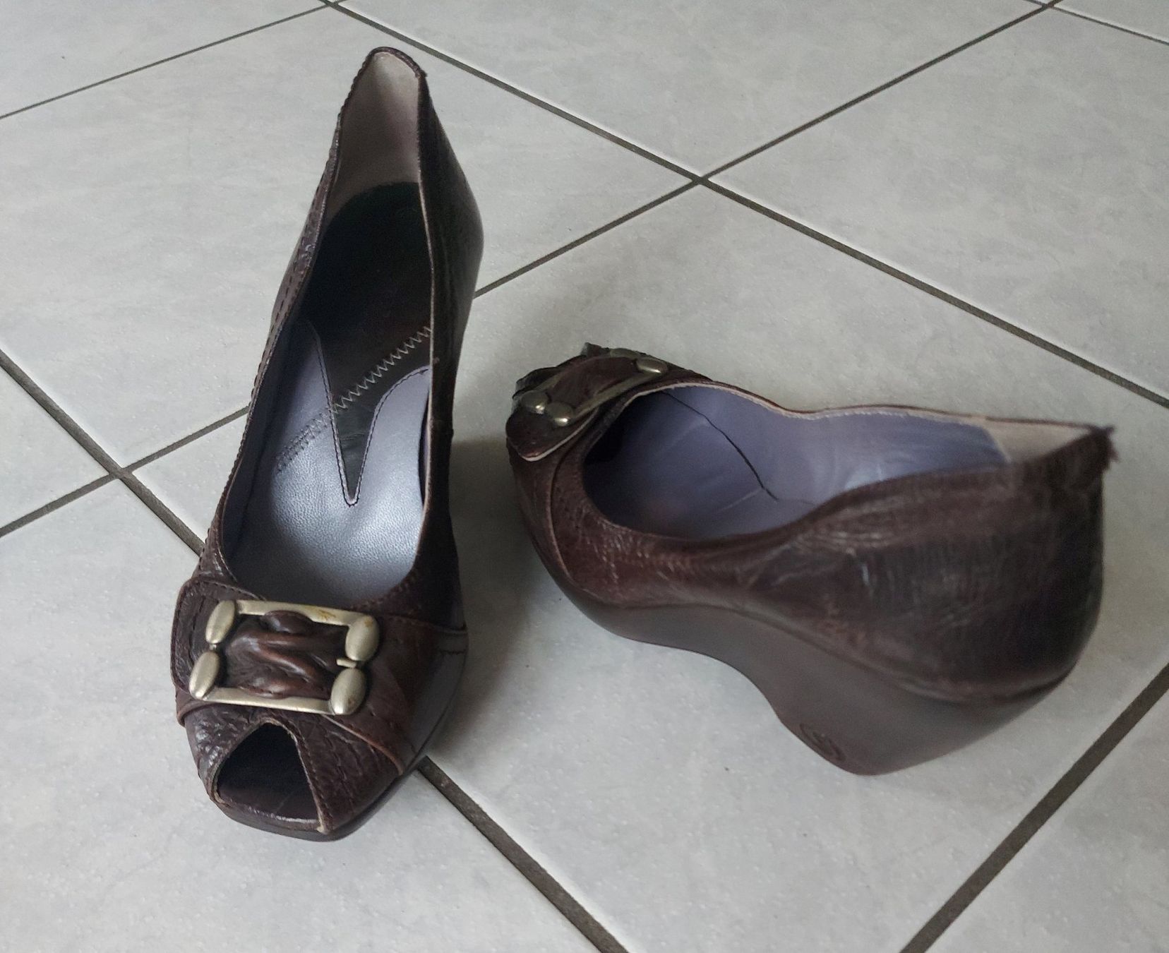 Scarpe da donna: Chaussure avec talons compensés – Usato da Corserey venduto da ded_7fys