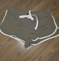 Damen Shorts Khaki mit weissem Bund Grösse M