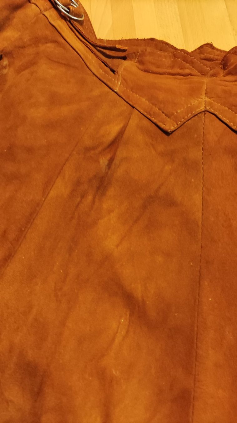 Gonne: Jupe vintage en daim Peau d'Âne – Usato da Orbe venduto da ecilea 7