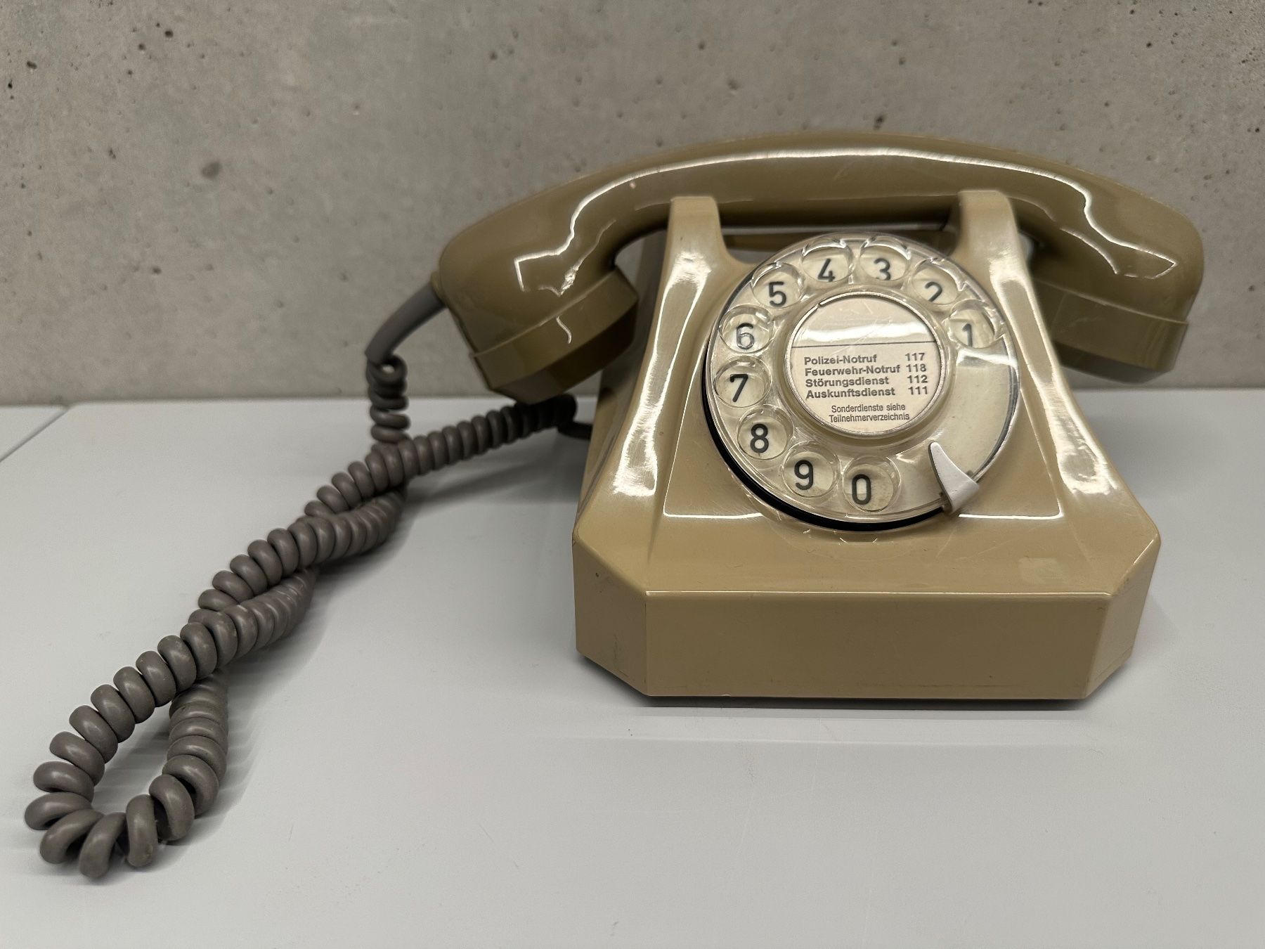 Swisscom Telefoni: Tischtelefonapparat – Usato da Leuk-Stadt venduto da nadlerhu 1