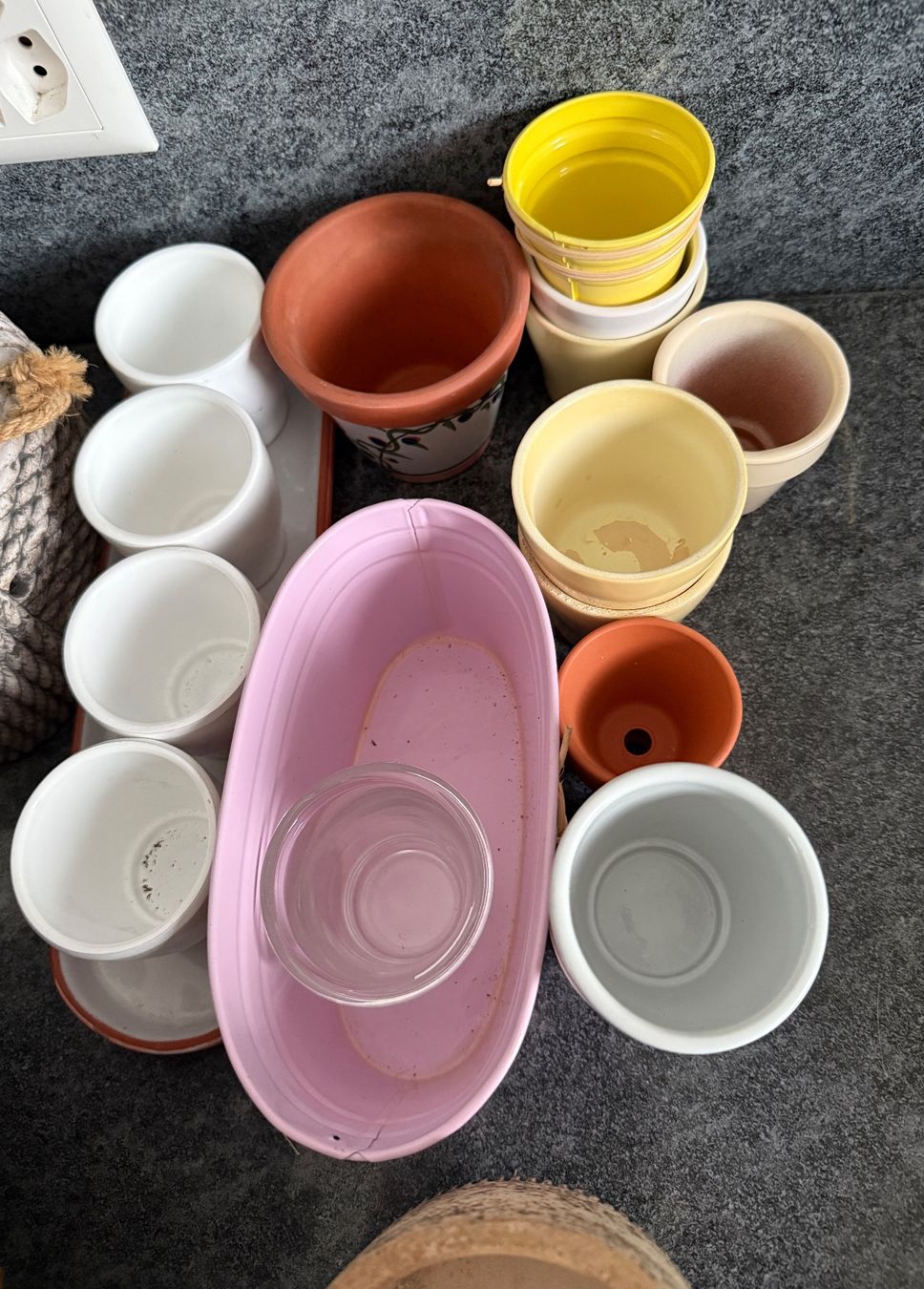 Vasi per fiori: Lot de cache pots diverse tailles+ material-approx.30 pièces – Usato da Veyrier venduto da Szurkemaci 7