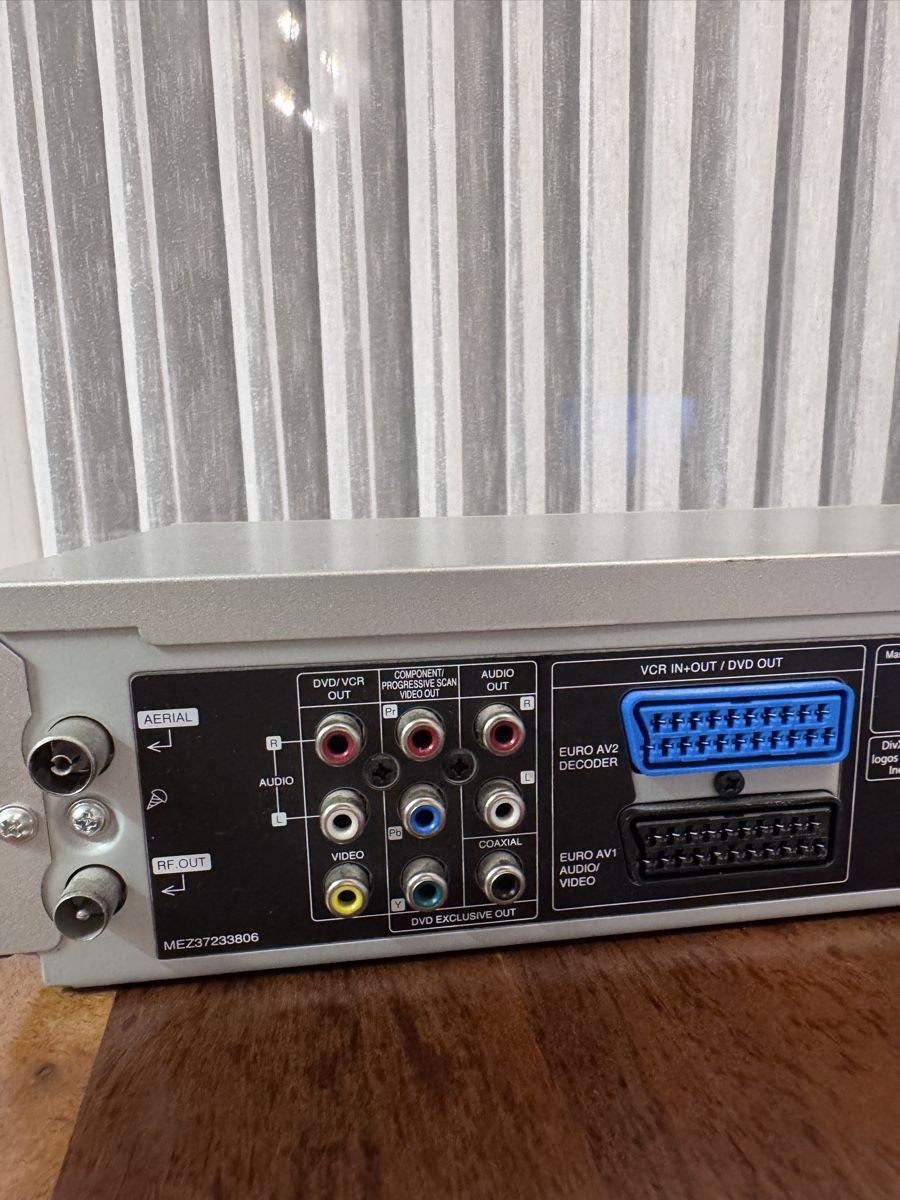 Philips Lecteur multimedia & Streamer: Philips DVD/VCR Player DVP3350V  – D'occasion à Seewen SZ par QM.03 9