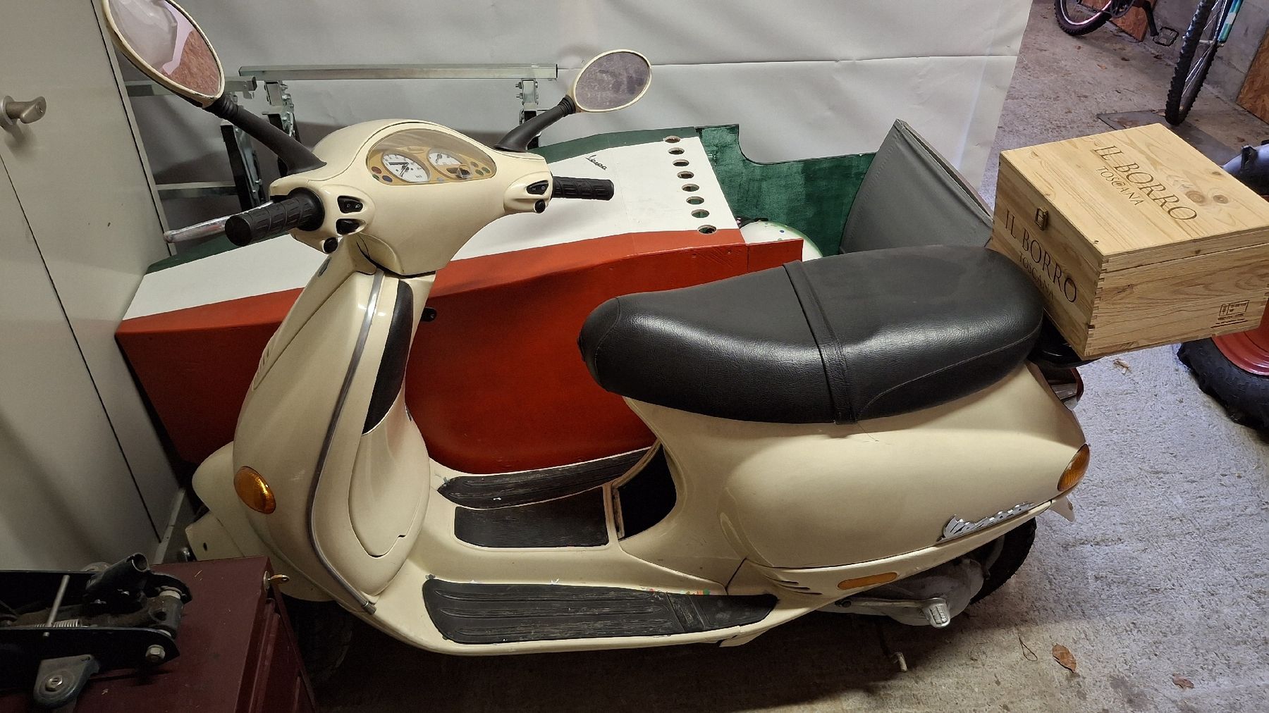 Vespa Scooters: Vespa mit Seitenwagen (abnehmbar) – D'occasion à Neuheim par Sirofeu14