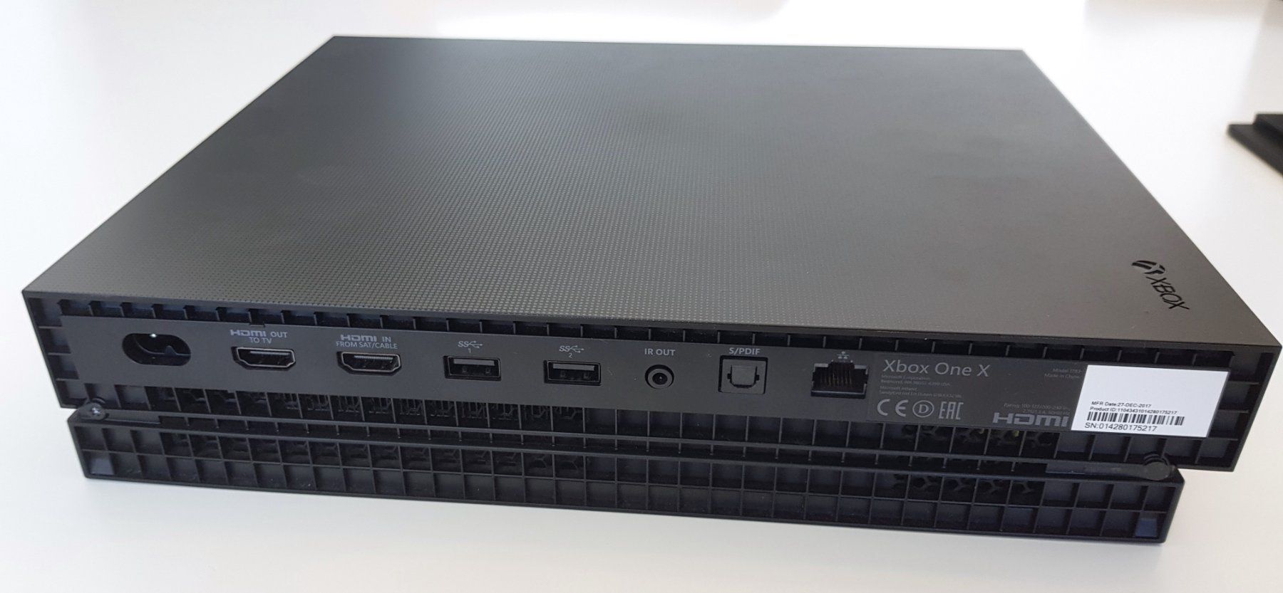 Microsoft Console: Microsoft Xbox One X Project Scorpio Edition – Usato da Oberglatt ZH venduto da jawormmx 2