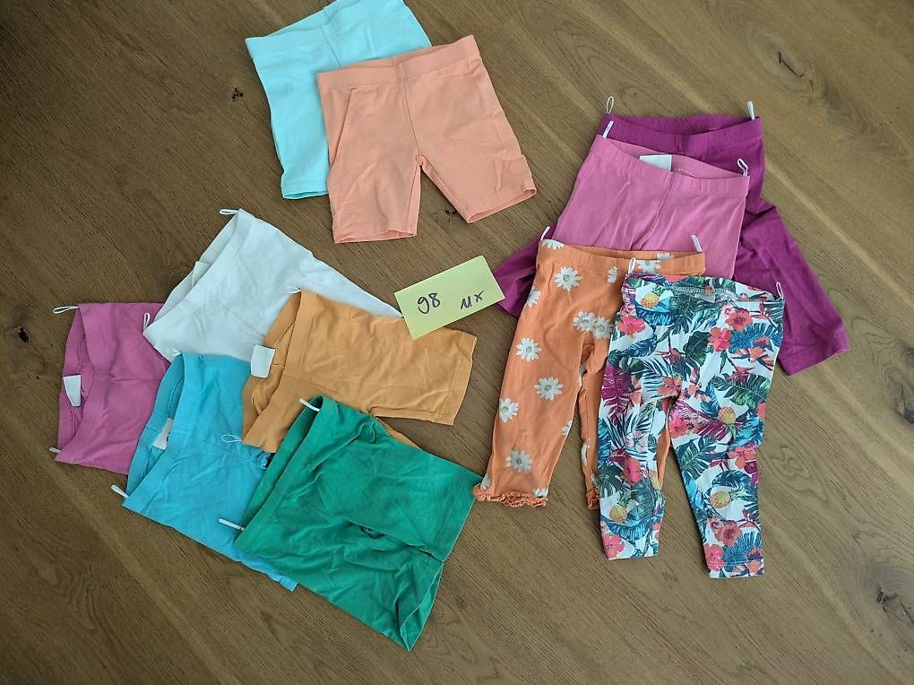 Lotti & Set di vestiti: Grösse 98: Hosenassortiment :-) – Usato da Turbenthal venduto da Famara2010 1