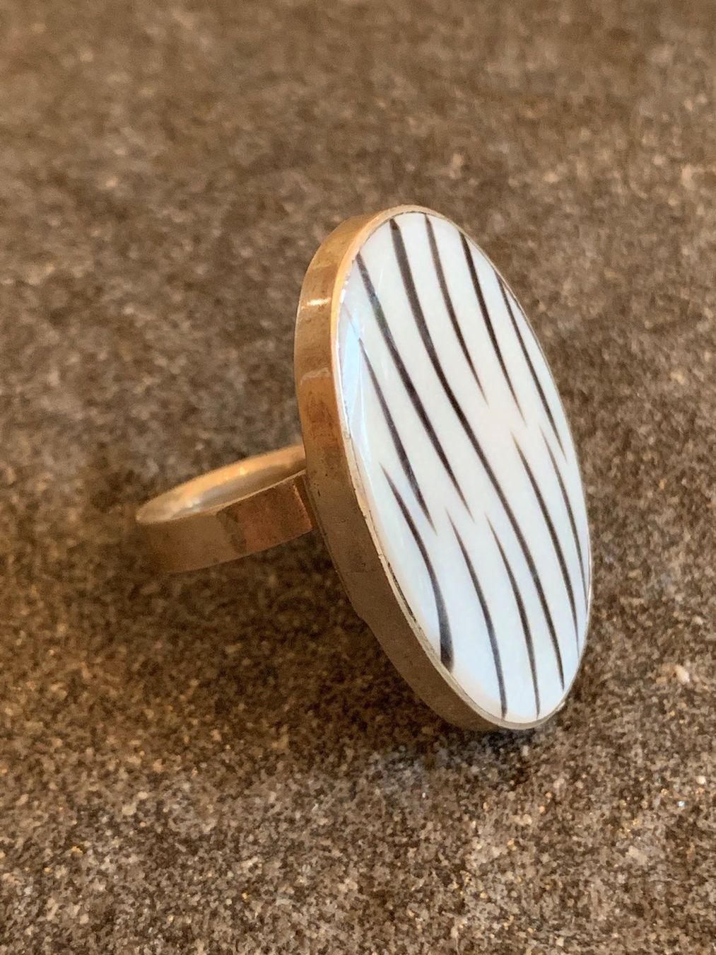 Anelli: Mega Perlmutt Ring Zebra Design - 800 Silber – Usato da Zürich venduto da uvu2 2